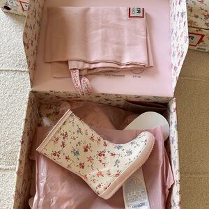 Hunter Kids' Floral Cream and Pink Rain Boots